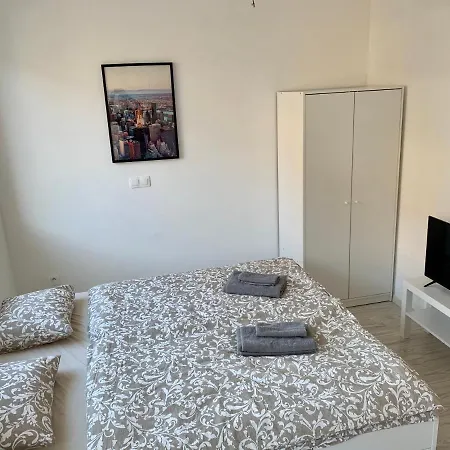 Lovely Prague Close To The Centre Daire *